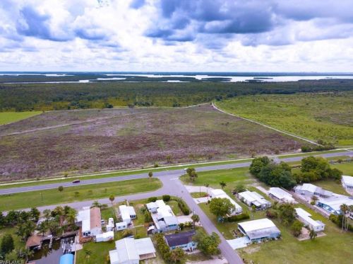 4743 Sandpiper Dr, Saint James City FL  33956-2810 exterior