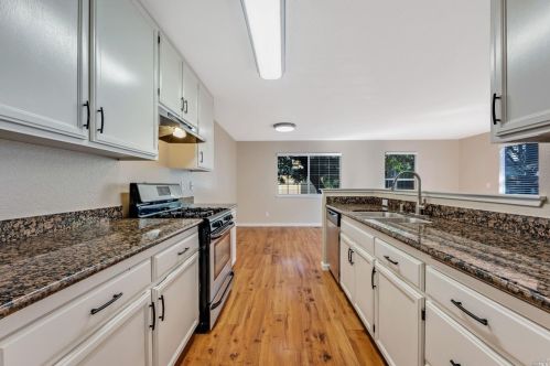 907 Kingwood St, Santa Rosa CA  95401-6509 exterior