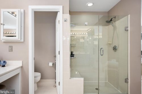 7226 Lyndam Hill Cir, Lorton VA  22079-4509 exterior