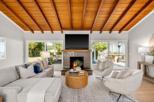 1190 Tourmaline St, San Diego CA  92109-1838 exterior