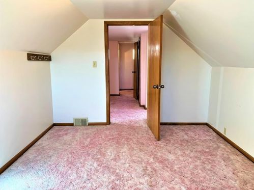 2246 Candace St, Pittsburgh PA 15216-3141 exterior