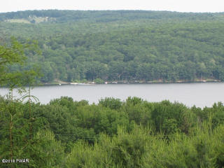 21 Calico Point Dr, Paupack, PA