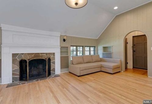 750 River Rd, Teaneck, NJ 07666-1617