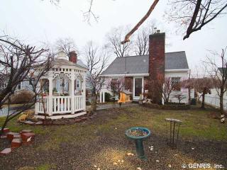 65 Needham St, Rochester, NY 14615-2705