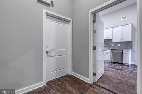 1316 Broad St, Philadelphia PA  19146-4807 exterior
