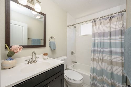 11104 Carmenita Rd, Whittier CA 90605-4130 exterior