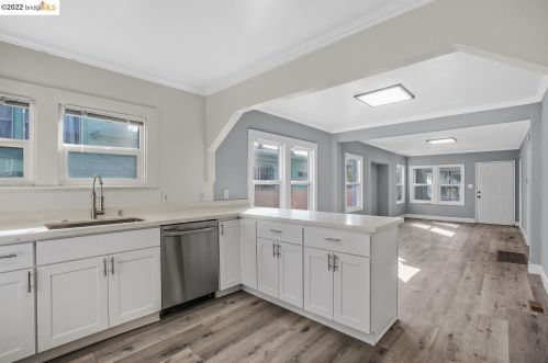 2039 96 Ave, Oakland CA 94603-1936 exterior