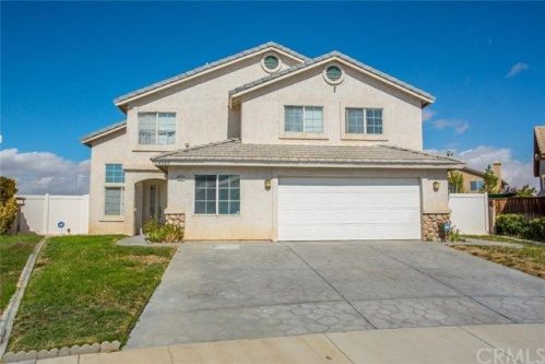 14320 Chamberlain Dr, Victorville, CA 92394-3225