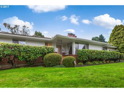 1000 4th St, Damascus, OR 97030