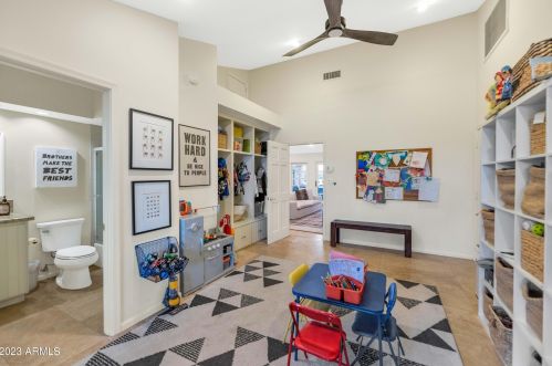 4950 Exeter Blvd, Phoenix AZ  85018-2943 exterior
