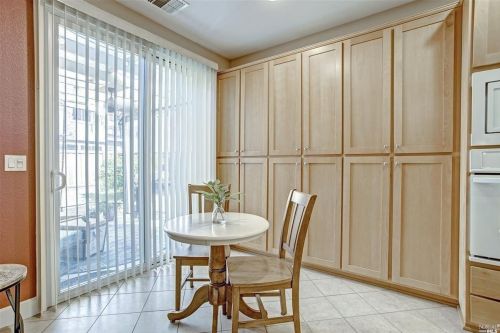 636 Silver Star Ct, Vacaville CA  95688-9478 exterior