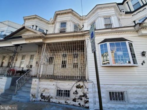 44 28th St, Camden, NJ 08105-2202