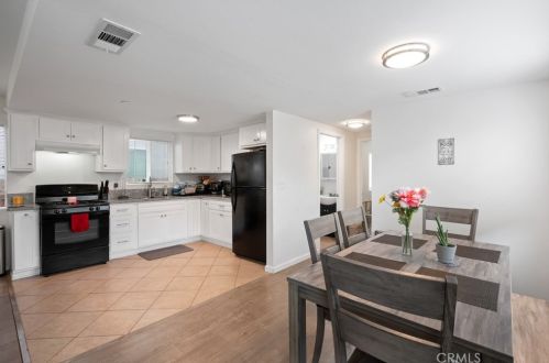 2032 Piru St, Compton CA  90222-3525 exterior