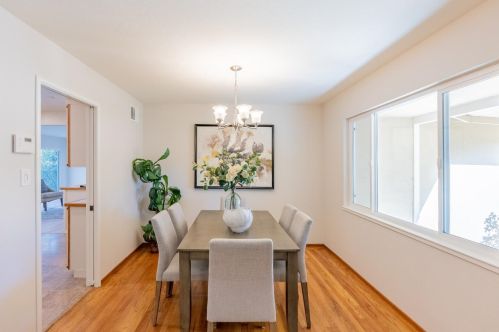 1069 Homestead Rd, Sunnyvale CA  94087-5156 exterior