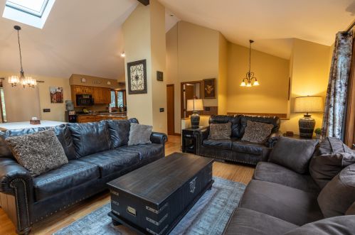 265 Royalston Rd, Fitzwilliam NH  03447-3433 exterior