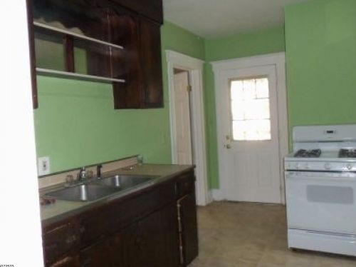 225 Main St, Bound Brk NJ  08805-1837 exterior