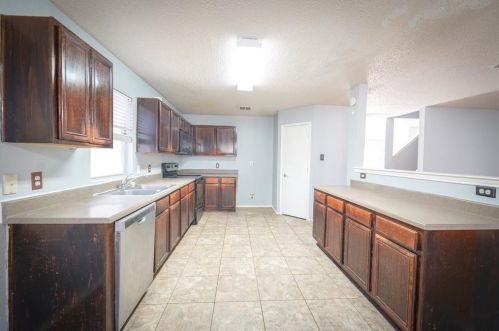 725 Bray St, Cedar Hill TX 75104-6058 exterior