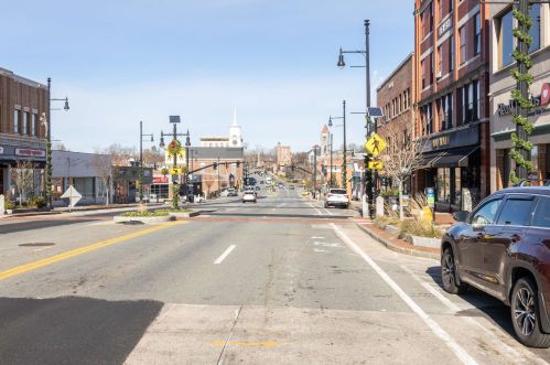 18 Harbor Ave, Nashua NH  03060-6382 exterior