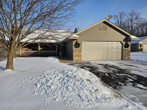 806 Maple Leaf Ct, Saint Croix Falls, WI 54024-8346