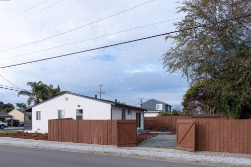 26184 Stanwood Ave, Hayward CA  94544-2736 exterior