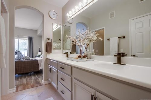 3147 Via Puerta, Carlsbad CA  92009-6081 exterior