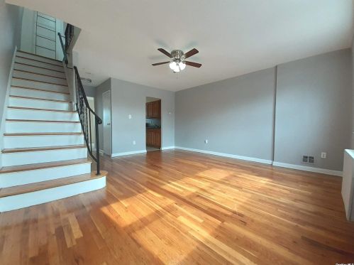217-23 Hempstead Ave, Jamaica, NY 11429-1223