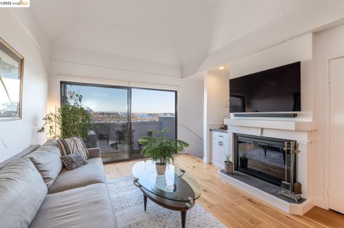 1 Embarcadero, Oakland, CA 94607-4539