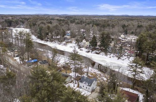 54 Tibbetts Rd, Fremont NH  03044-3573 exterior