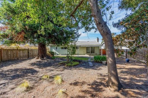 1170 Franquette Ave, Santa Rosa CA  95405-6830 exterior