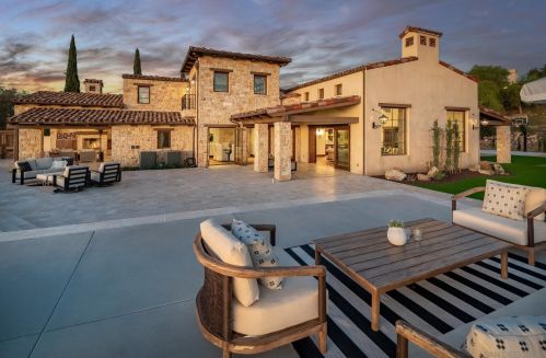 8069 Entrada De Luz, San Diego CA  92127-2560 exterior