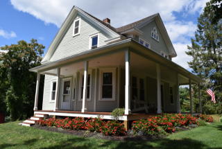 28 Junction Rd, Brookfield Center, CT 06804-3413