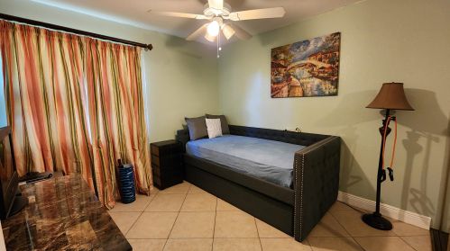 5005 El Claro Cir, West Palm Beach FL  33415-2711 exterior
