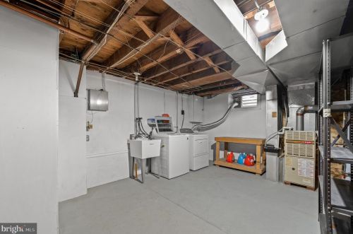 23 Dewey Rd, Cheltenham PA  19012-1413 exterior