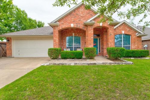 9020 Wheatfield Trl, Fort Worth TX  76179-8154 exterior
