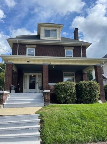 312 Ormond Ave, Hermitage, PA 16146-3322