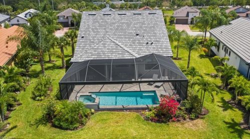 2727 Aviamar Cir, Naples FL 34114-9756 exterior