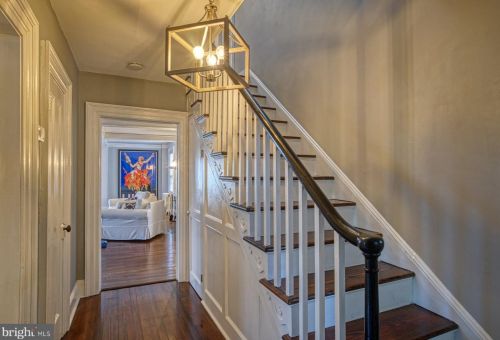 102 Cornwall St, Leesburg VA 20176-2804 exterior