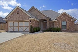 1565 Corsica Dr, Fayetteville, AR 72704-6168