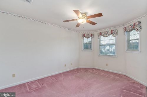 7772 Cross Creek Cir, Breinigsville PA  18031-1317 exterior