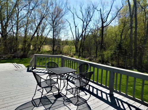 709 Kennedy Dr, Twin Lakes, WI 53181-9694