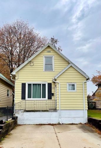 1322 15th St, Manitowoc WI  54220-5608 exterior