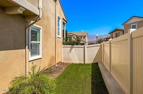871 Coronado Cir, Santa Paula CA  93060-1666 exterior