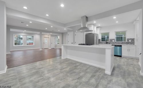 5 Irving St, East Orange NJ  07018-1913 exterior