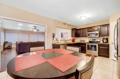 1420 Middleton Dr, Cedar Hill TX 75104-5016 exterior