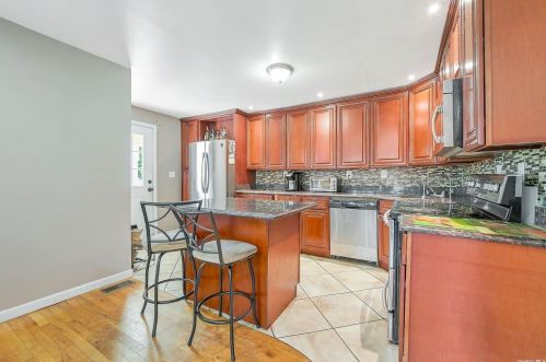 86 Glenmore Ave, Central Islip NY  11722-1913 exterior