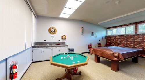 18925 Circle Of The Oaks, Santa Clarita CA  91321-1420 exterior
