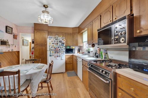 10 Webster Dr, Hazlet NJ 07730-1444 exterior