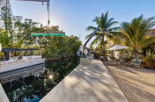 2 Stillwright Way, Key Largo, FL 33037-2903