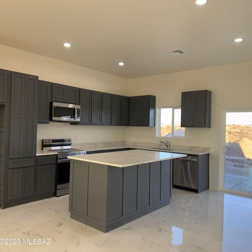 1002 Calle Coyote, Nogales, AZ 85648-2946