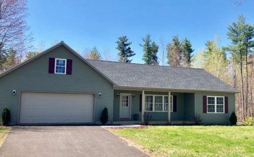69 Baker Rd, Morrisonville, NY 12962-3701
